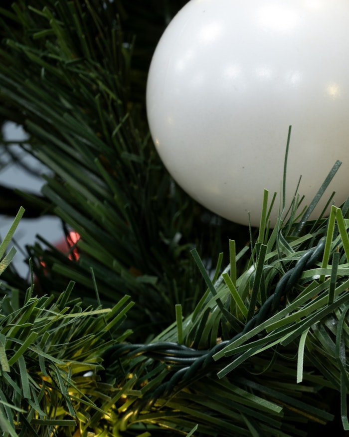 The Pre-lit Arbor Vitae Fir Tree (4ft to 8ft)