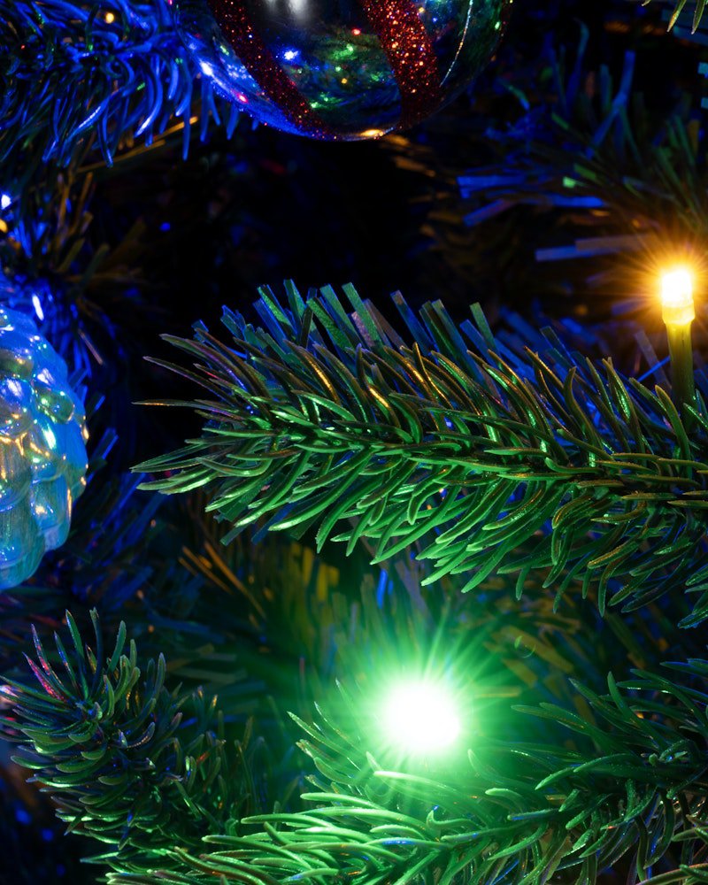 The 9ft Ultra Devonshire Fir Pre-lit with Warm White/Multicoloured Colour change LEDs - Image 4